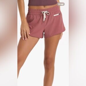 Super cute. Never worn ! Lightweight, Classic fit, Mid rise